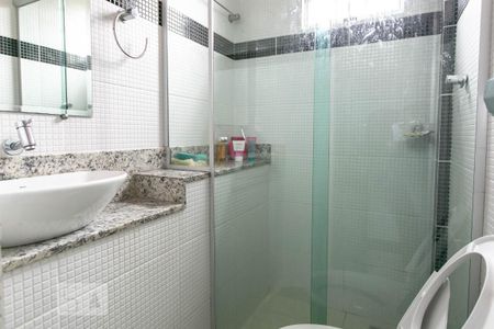 Casa à venda com 250m², 4 quartos e 4 vagasBanheiro da Suíte 2