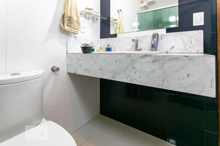 Casa à venda com 250m², 4 quartos e 4 vagasBanheiro da Suíte 1