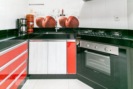 Casa à venda com 250m², 4 quartos e 4 vagasCozinha 