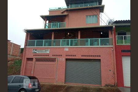 Casa à venda com 250m², 4 quartos e 4 vagasFachada