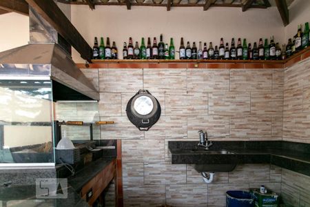 Casa à venda com 250m², 4 quartos e 4 vagasChurrasqueira