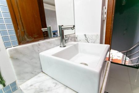 Casa à venda com 250m², 4 quartos e 4 vagasBanheiro Social