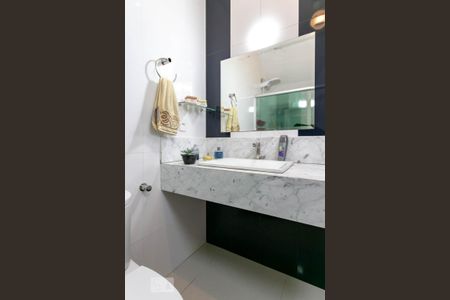 Casa à venda com 250m², 4 quartos e 4 vagasBanheiro da Suíte 1 