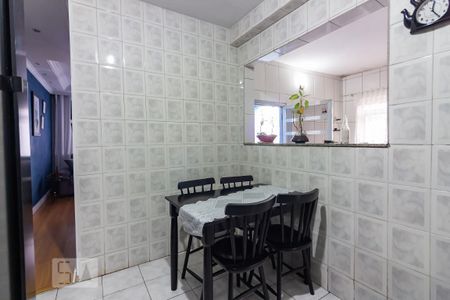 Casa à venda com 50m², 2 quartos e 5 vagas Casa à venda com 50m², 2 quartos e 5 vagasCozinha