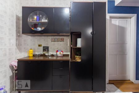 Casa à venda com 50m², 2 quartos e 5 vagas Casa à venda com 50m², 2 quartos e 5 vagasCozinha