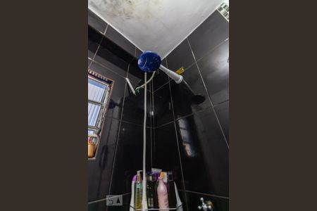 Casa à venda com 50m², 2 quartos e 5 vagas Casa à venda com 50m², 2 quartos e 5 vagasBanheiro