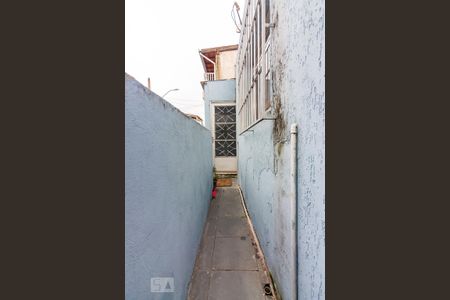 Casa à venda com 50m², 2 quartos e 5 vagas Casa à venda com 50m², 2 quartos e 5 vagasQuintal