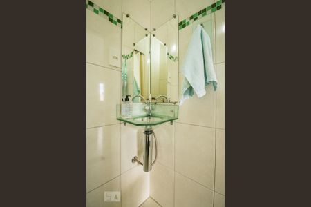 Apartamento para alugar com 76m², 2 quartos e sem vagaLavabo