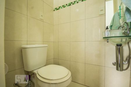 Lavabo de apartamento para alugar com 2 quartos, 76m² em Centro, Campinas