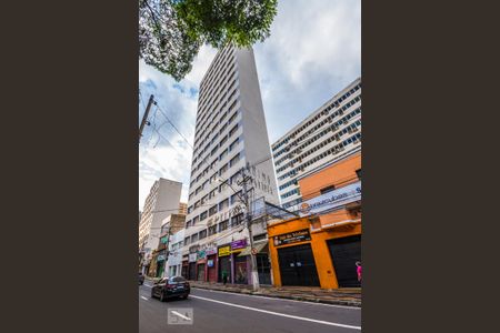 Apartamento para alugar com 76m², 2 quartos e sem vagaFachada