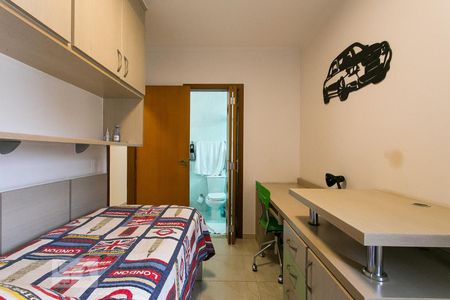 Casa à venda com 420m², 4 quartos e 6 vagasSuíte 2