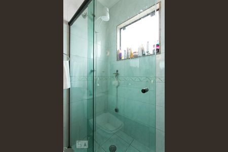 Casa à venda com 420m², 4 quartos e 6 vagasBanheiro da Suíte 2