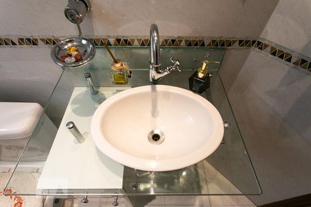 Casa à venda com 420m², 4 quartos e 6 vagasLavabo