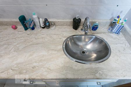 Casa à venda com 420m², 4 quartos e 6 vagasBanheiro da Suíte 3