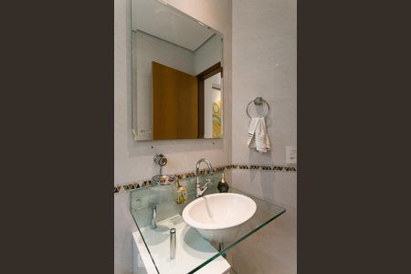 Casa à venda com 420m², 4 quartos e 6 vagasLavabo