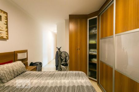 Casa à venda com 420m², 4 quartos e 6 vagasSuíte 1