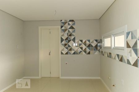 Cozinha de casa de condomínio à venda com 3 quartos, 140m² em Campo Novo, Porto Alegre