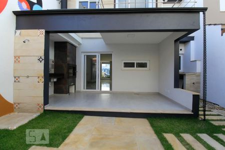 Casa de condomínio à venda com 140m², 3 quartos e 2 vagasQuintal