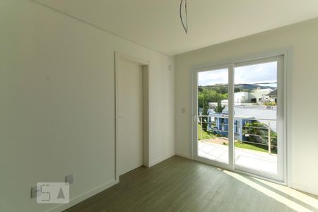Casa de condomínio à venda com 140m², 3 quartos e 2 vagasSuíte