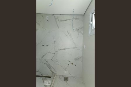 Casa de condomínio à venda com 140m², 3 quartos e 2 vagasBanheiro da suíte