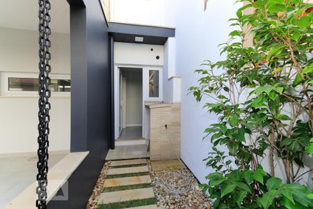 Casa de condomínio à venda com 140m², 3 quartos e 2 vagasQuintal