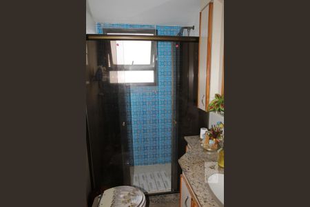 Apartamento à venda com 251m², 4 quartos e 3 vagasBanheiro da Suíte 2