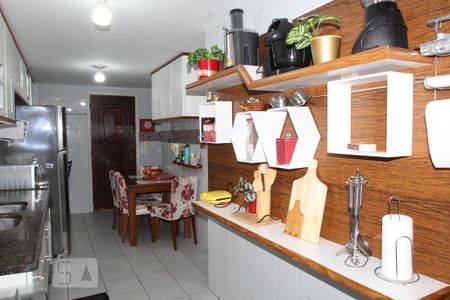 Apartamento à venda com 251m², 4 quartos e 3 vagasCozinha