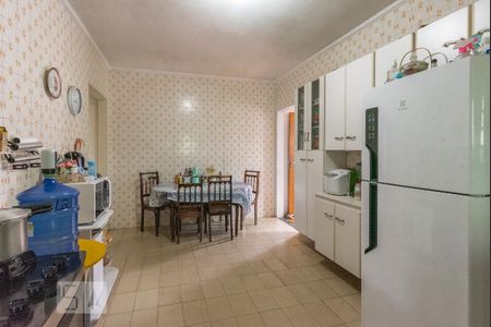 Casa à venda com 130m², 3 quartos e 2 vagasBanheiro