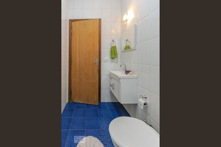 Casa à venda com 130m², 3 quartos e 2 vagasBanheiro