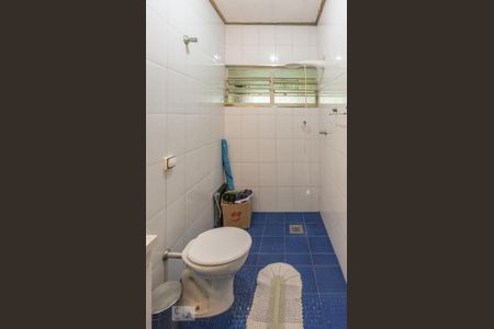 Casa à venda com 130m², 3 quartos e 2 vagasBanheiro