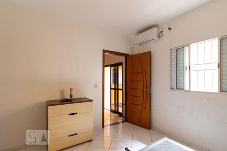 Quarto 3 de casa para alugar com 3 quartos, 80m² em Jardim Roberto, Osasco