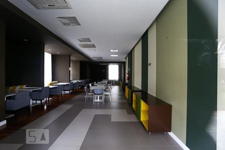 Apartamento para alugar com 57m², 2 quartos e 1 vaga Apartamento para alugar com 57m², 2 quartos e 1 vagaÁrea comum - Salão de festas