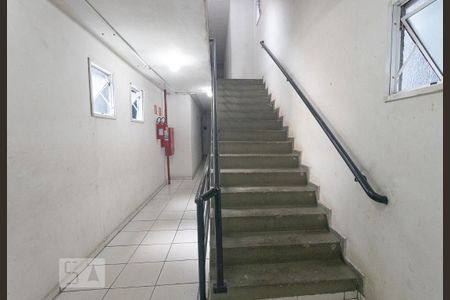 Apartamento à venda com 54m², 2 quartos e 1 vagaEscadas