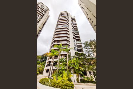 Apartamento para alugar com 239m², 4 quartos e 3 vagas Apartamento para alugar com 239m², 4 quartos e 3 vagasFachada