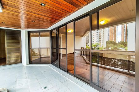 Varanda de apartamento para alugar com 4 quartos, 239m² em Jardim Fonte do Morumbi, São Paulo