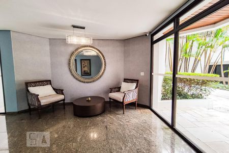 Apartamento para alugar com 239m², 4 quartos e 3 vagas Apartamento para alugar com 239m², 4 quartos e 3 vagasÁrea Comum - Hall Social