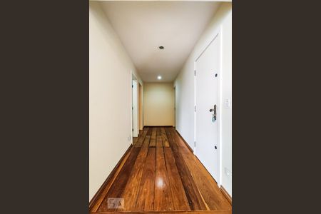 Apartamento para alugar com 239m², 4 quartos e 3 vagas Apartamento para alugar com 239m², 4 quartos e 3 vagasHall de Entrada