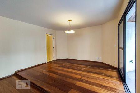 Apartamento para alugar com 239m², 4 quartos e 3 vagas Apartamento para alugar com 239m², 4 quartos e 3 vagasSala de Jantar