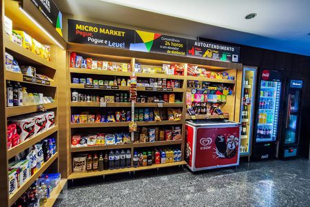 Apartamento para alugar com 239m², 4 quartos e 3 vagas Apartamento para alugar com 239m², 4 quartos e 3 vagasÁrea Comum - Loja de Conveniência