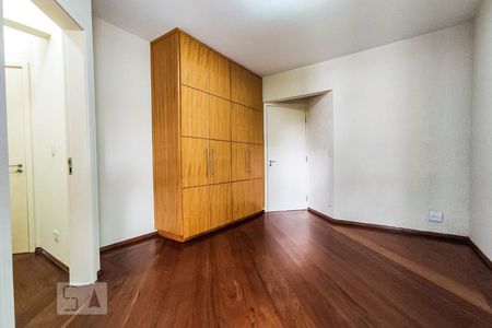 Apartamento para alugar com 239m², 4 quartos e 3 vagas Apartamento para alugar com 239m², 4 quartos e 3 vagasQuarto 2