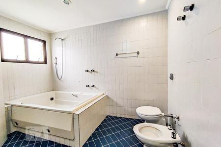 Apartamento para alugar com 239m², 4 quartos e 3 vagas Apartamento para alugar com 239m², 4 quartos e 3 vagasBanheiro Suíte 1