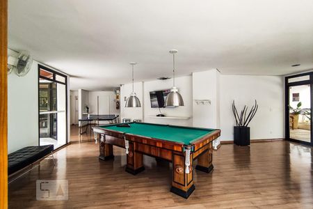 Apartamento para alugar com 239m², 4 quartos e 3 vagas Apartamento para alugar com 239m², 4 quartos e 3 vagasÁrea Comum - Sala de Jogos