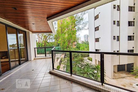 Apartamento para alugar com 239m², 4 quartos e 3 vagas Apartamento para alugar com 239m², 4 quartos e 3 vagasVaranda Quarto 2