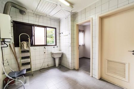 Apartamento para alugar com 239m², 4 quartos e 3 vagas Apartamento para alugar com 239m², 4 quartos e 3 vagasÁrea de Serviço