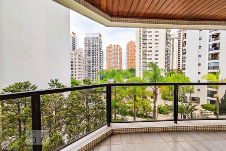 Apartamento para alugar com 239m², 4 quartos e 3 vagas Apartamento para alugar com 239m², 4 quartos e 3 vagasVaranda Quarto 1