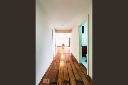 Apartamento para alugar com 239m², 4 quartos e 3 vagas Apartamento para alugar com 239m², 4 quartos e 3 vagasHall de Entrada