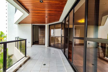 Varanda de apartamento para alugar com 4 quartos, 239m² em Jardim Fonte do Morumbi, São Paulo