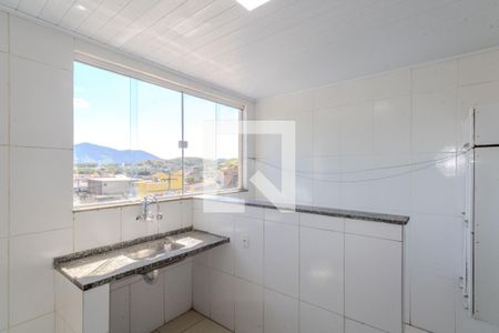 Casa para alugar com 95m², 2 quartos e sem vaga Casa para alugar com 95m², 2 quartos e sem vagaCozinha e Área de Serviço