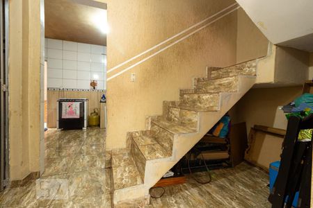Escada de casa para alugar com 2 quartos, 100m² em Campo Grande, Rio de Janeiro