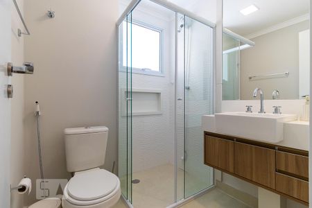 Banheiro de apartamento para alugar com 1 quarto, 47m² em Centro, Campinas